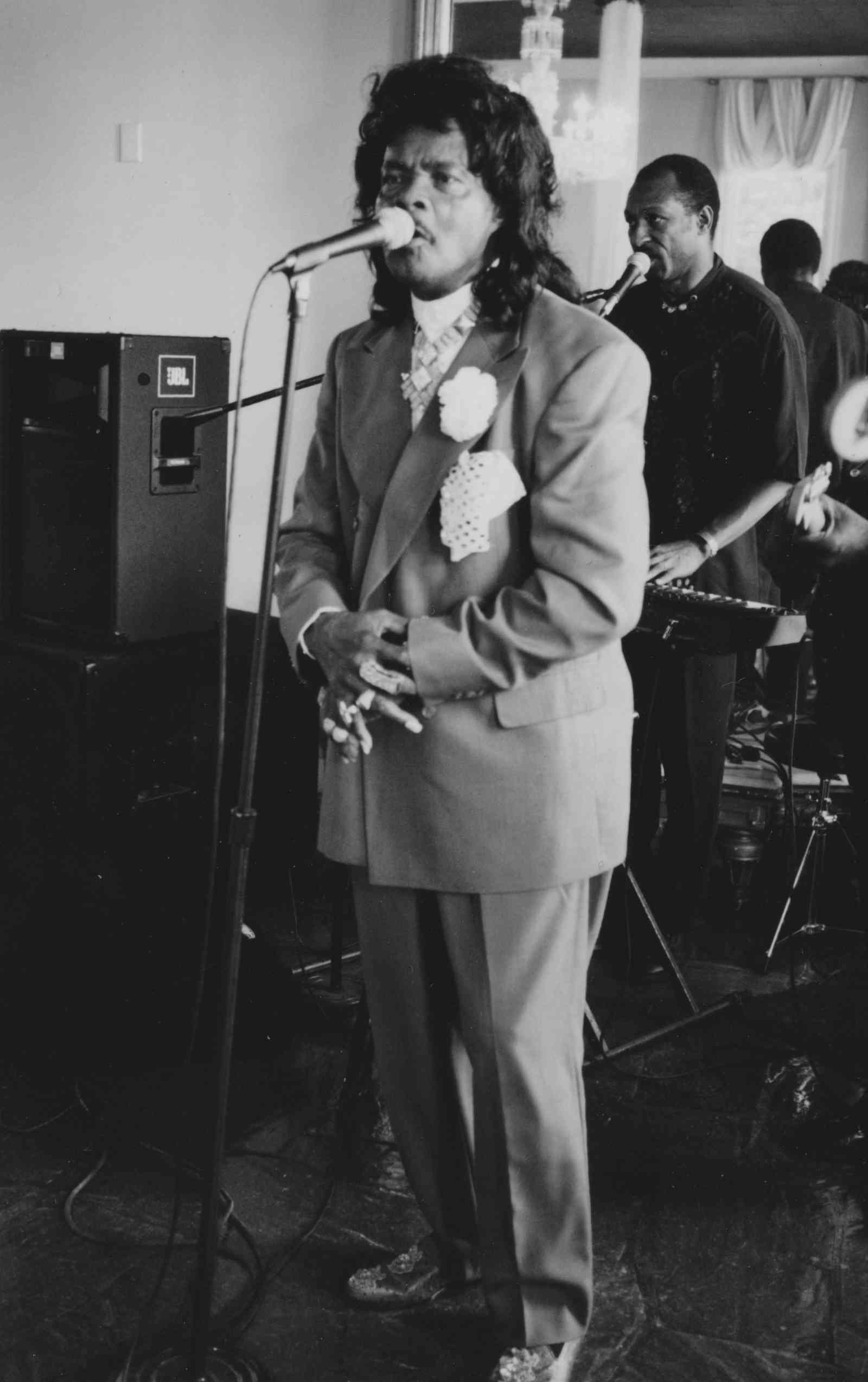 Ernie K-Doe singing at a wedding